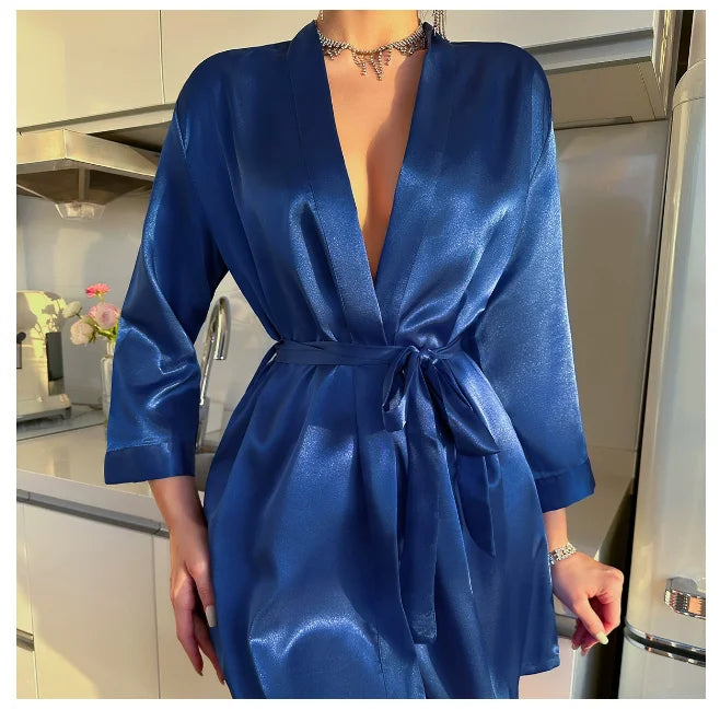 Kimono Court en Satin Doux pour Femme – Peignoir Demoiselle d'Honneur