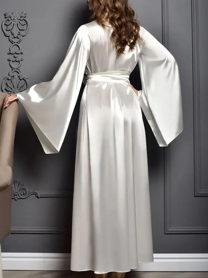 Robe Longue Kimono Satinée – Élégance Moderne