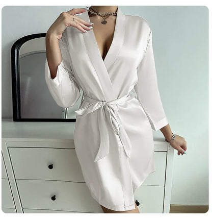 Kimono Court en Satin Doux pour Femme – Peignoir Demoiselle d'Honneur