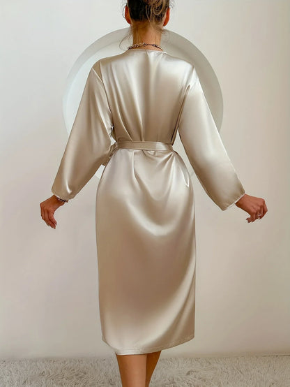 Robe de Chambre Satinée Femme – Ceinturée & Élégante